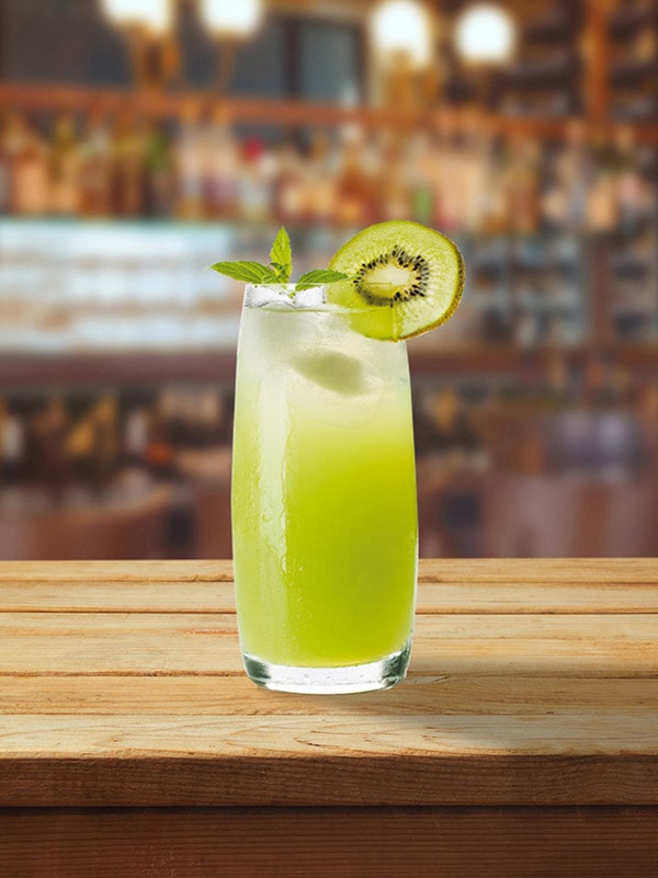 cocktail aphrokiwi avec kiwi en décoration