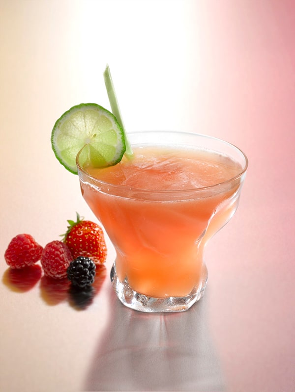 cocktail mer de glace citron vert et fruits rouges
