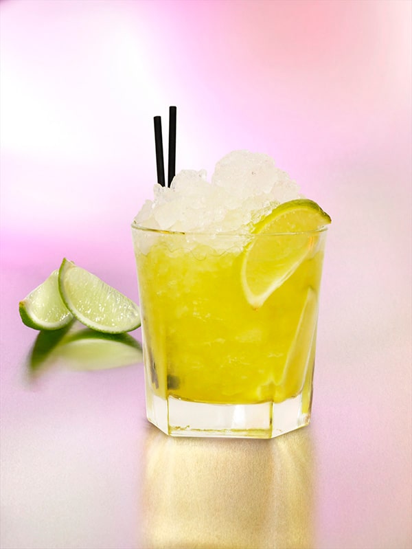 cocktail aguacanina citron vert et jaune glace pillée