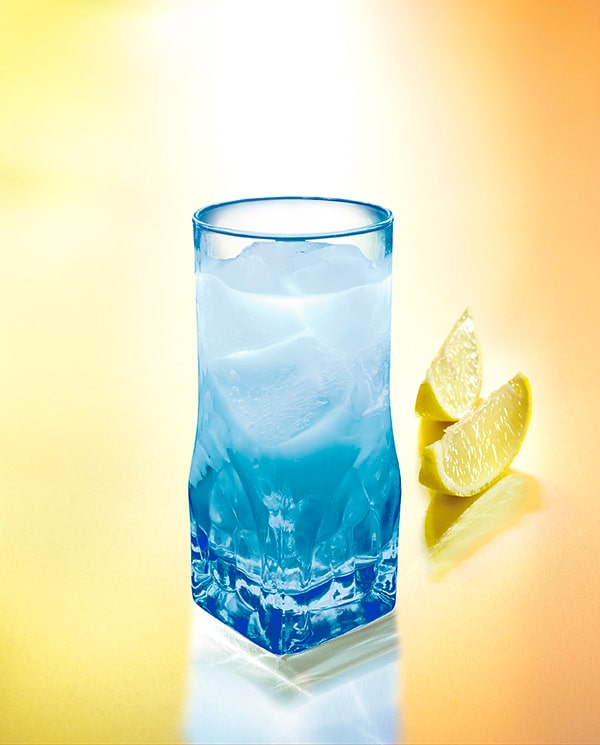 cocktail degre k citron jaune verre bleu