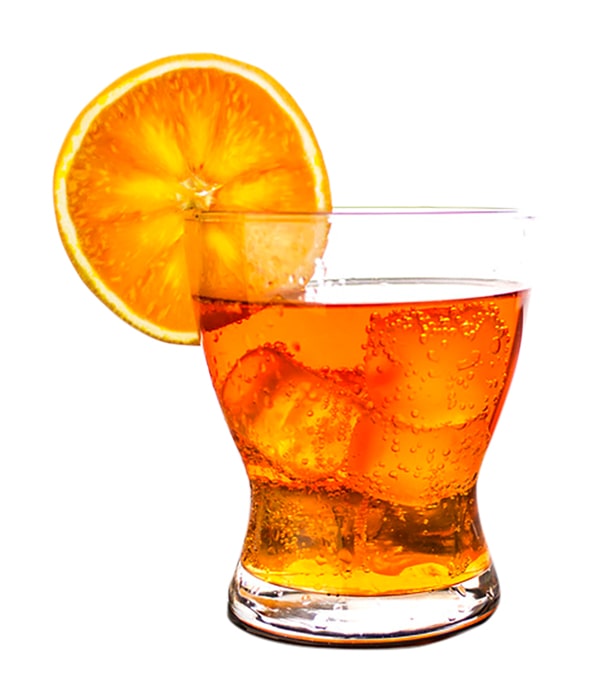 Cocktail old boston avec glaçons et orange