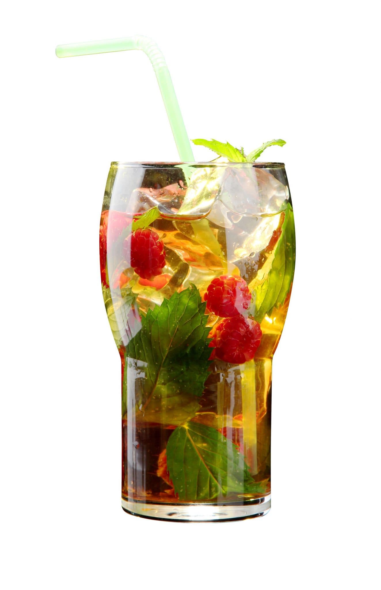 Cocktail raspberry mojito scaled avec framboise citron et feuilles de menthe