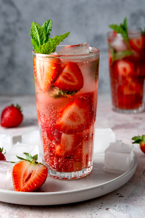 Verre cocktail mojito fraise jasmin