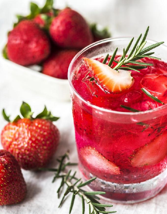 Cocktail regional jacqueline fraise thym