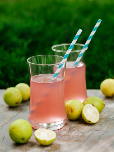 Cocktail Booh à base de jus de pamplemousse, nectar de goyave Caraïbos et sirop d'érable.
