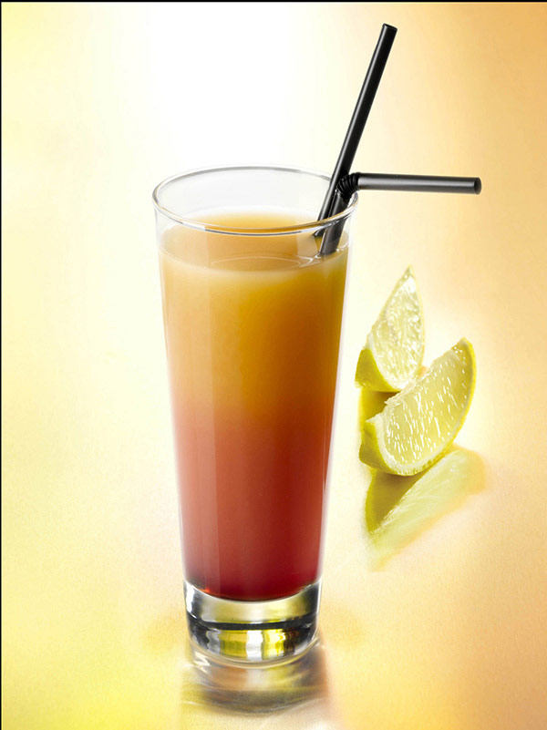 Cocktail citron fraise pamplemousse verre long drink paille