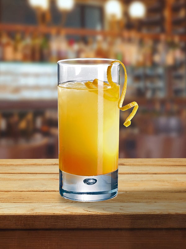cocktail golden pony orange avec zeste