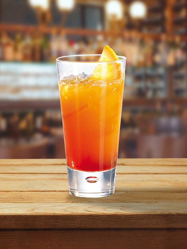 cocktail millenium a étage avec orange en décoration