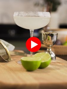 Verre de cocktail givré