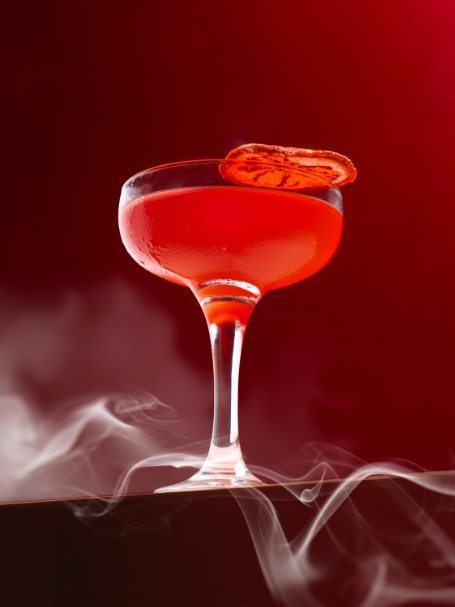 cocktail d'halloween au whisky et à la liqueur de cerise
