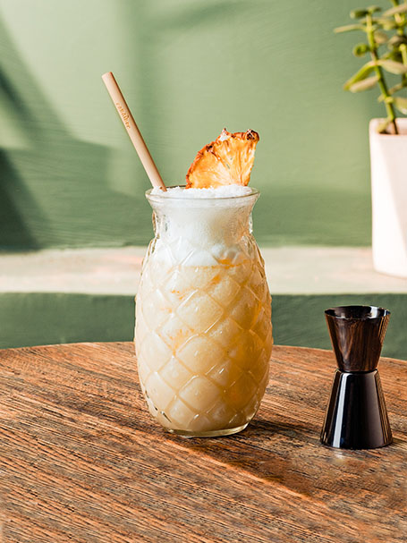 cocktail perfect colada au rhum ambré, à l'ananas, coco