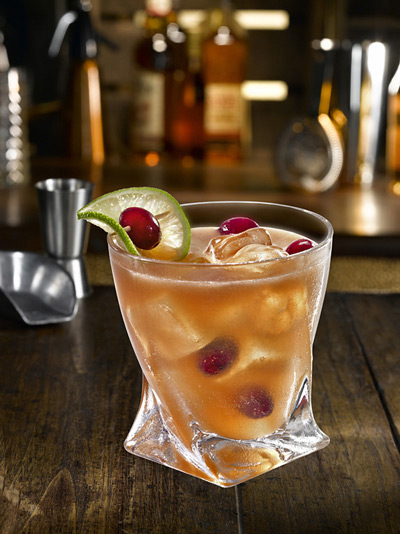 recette de cocktail Perfect Match à base de whisky irlandais et au nectar de citron vert, cranberry et goyave