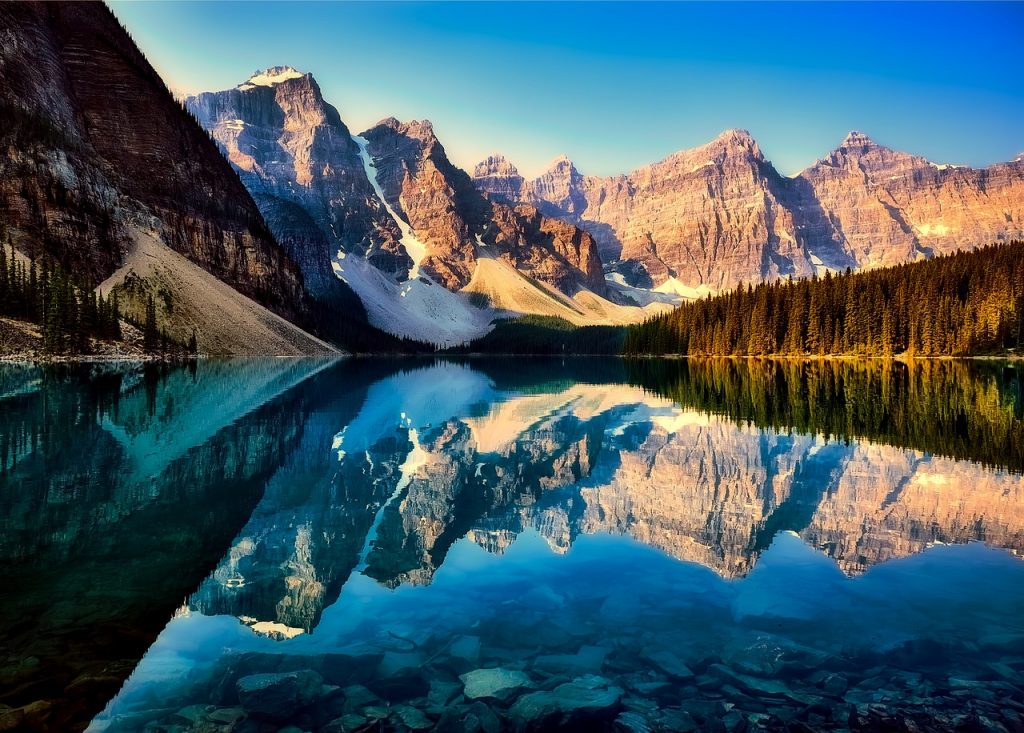 Voyage Amérique du nord canada paysage montagne et lac