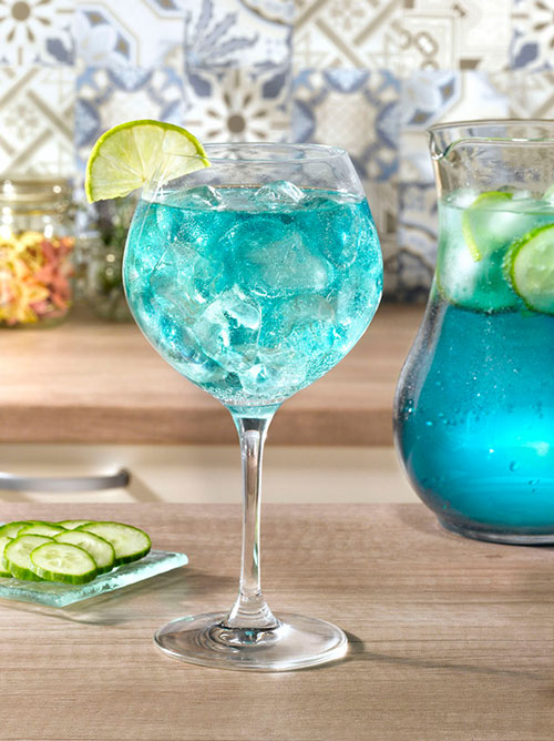 cocktail le grand bleu verre ballon concombre citron vert carafe