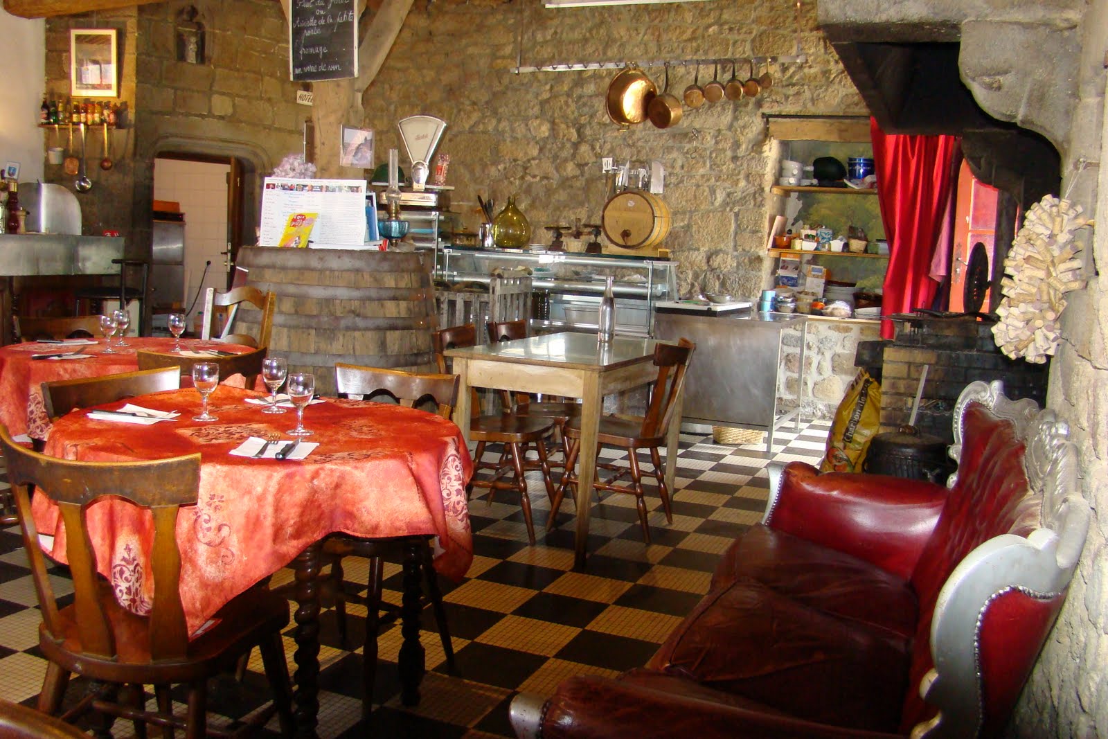 Bar-Restaurant-La-Petite-Porte-Paris