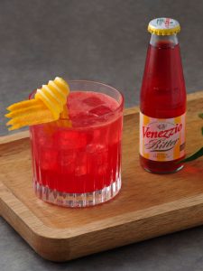 Des idées de recettes de cocktailscocktail virgin negroni sans alcool avec bitter venezzio et jus de clémentine
