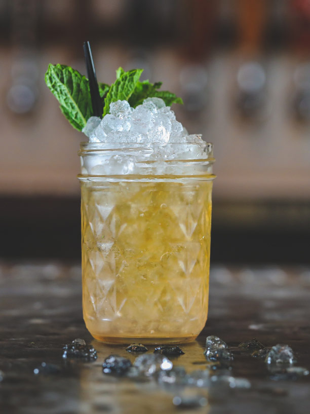 cocktail whisky highball avec de la limonade