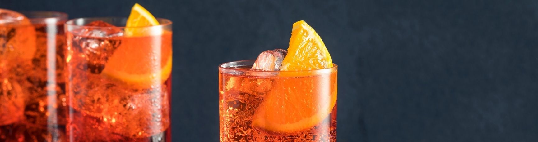 3 Cocktails Americano avec de l'orange