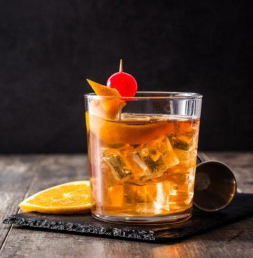 cocktail canadian old fashioned verre orange doseur glaçons