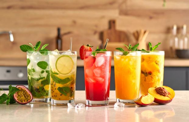 Mojito sans alcool à la pêche, mangue, fruits de la passion et fraises