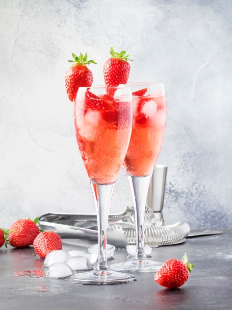 recette de cocktail au prosecco et à la purée de fraise