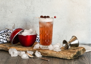cocktail à base de whisky, liqueur de poire et jus de cranberry