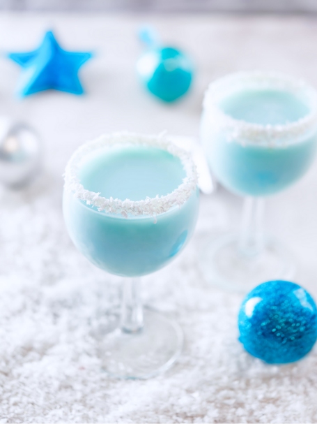 cocktail d'hiver fruité à la vodka et au curaçao bleu