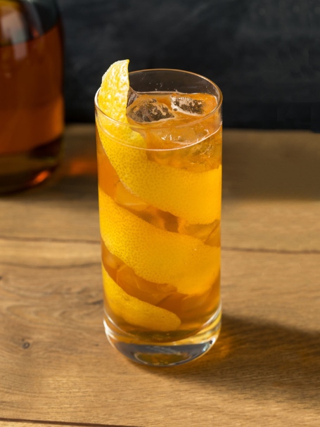 cocktail horse's neck, à base de cognac et de ginger ale