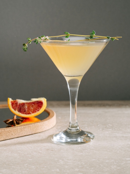 Cocktail Yellow Bird, recette fruitée à base de rhum blanc