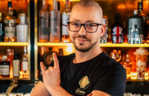 Stanislas Stomma barman du bar Le Solera à Paris